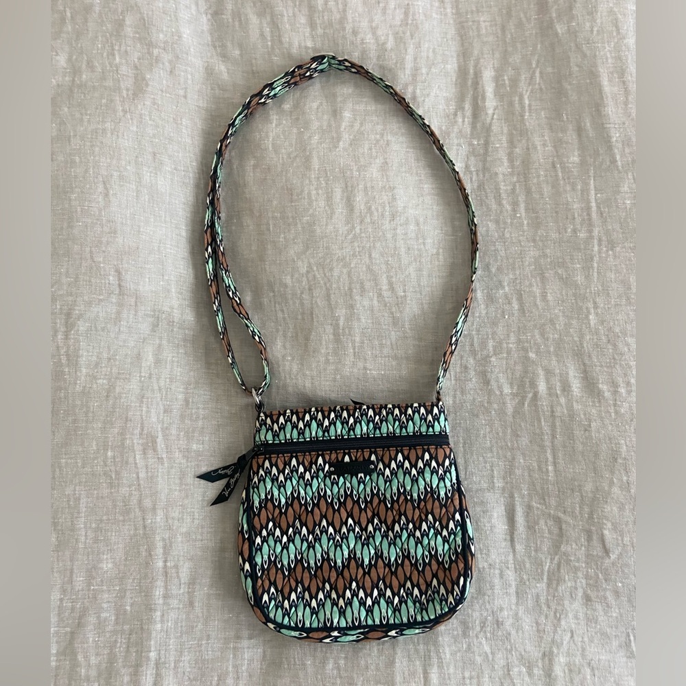 Vera Bradley Sierra Stream  Zip Hipster Crossbody Bag Purse EUC
